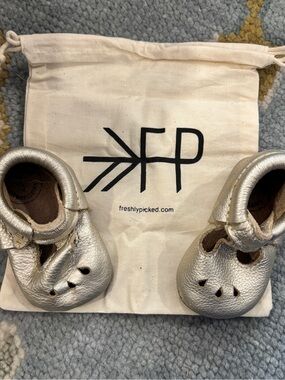 Freshly Picked Silver Metallic Baby Moccs with Drawstring Bag